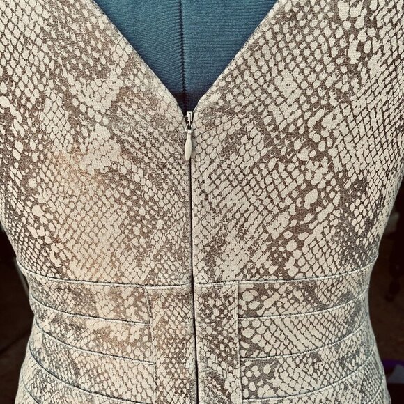 EXPRESS Sleeveless BodyCon Dress Snakeskin Print Large Dark Taupe V-Neck Stretch - Picture 8 of 16